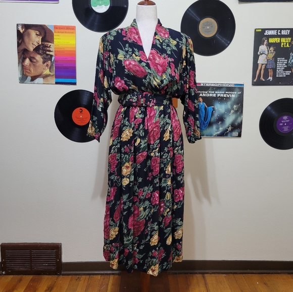 Together! | Vintage Petite Belted Boho Floral Shirt Dress - Picture 1 of 7
